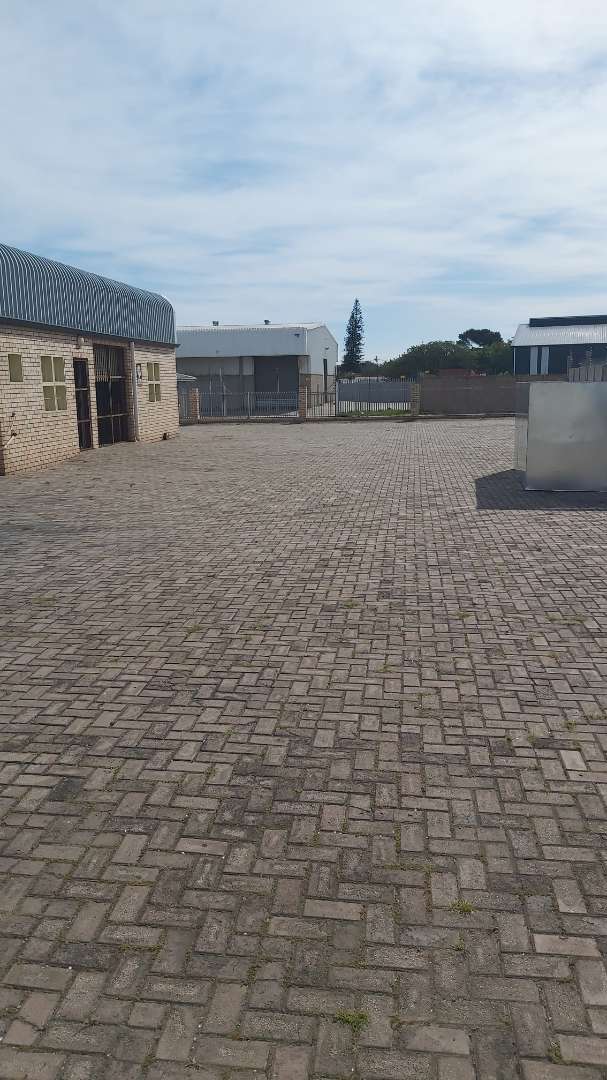 To Let commercial Property for Rent in Walmer Link Eastern Cape